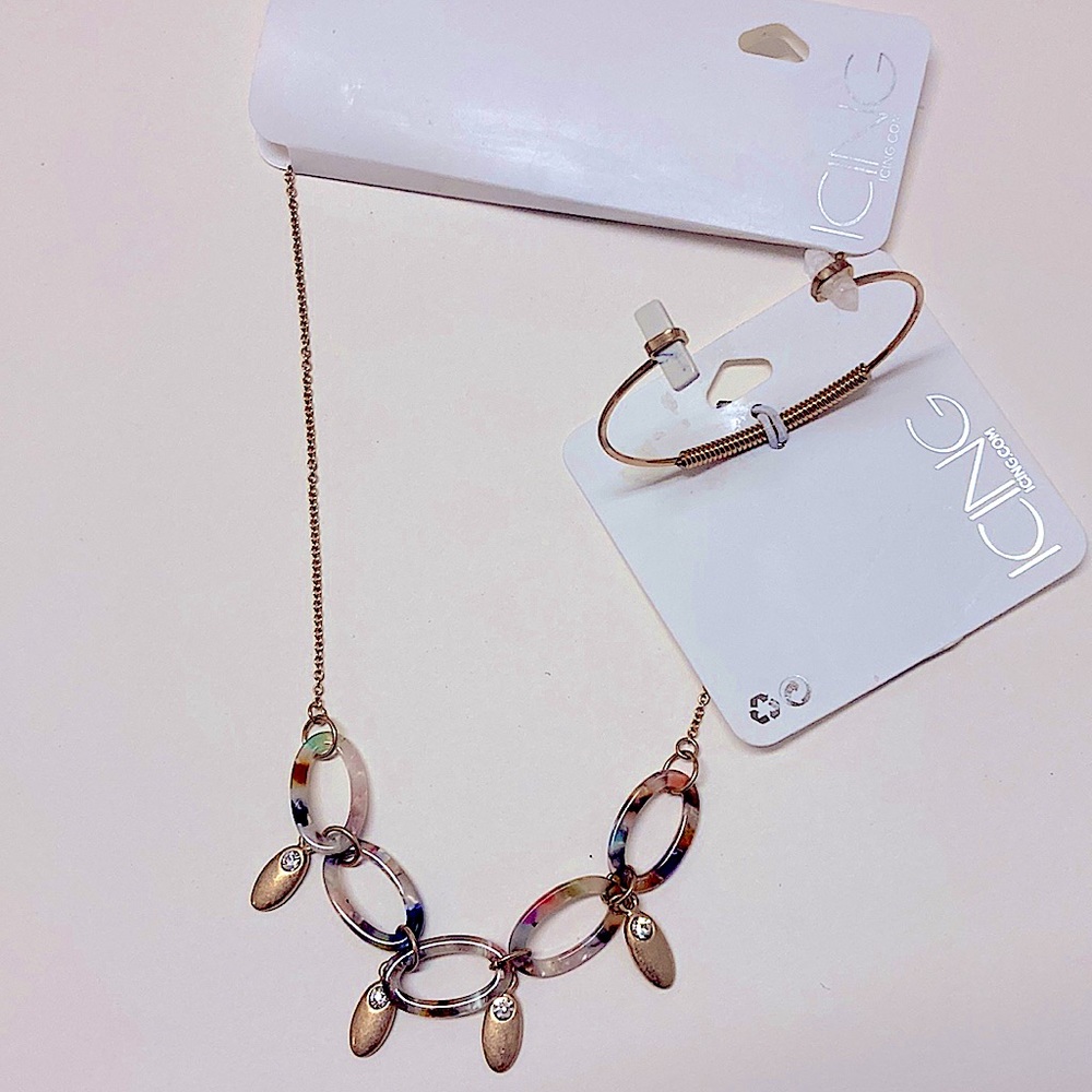 🎉10 for $10🎉Pretty Bracelet and Necklace